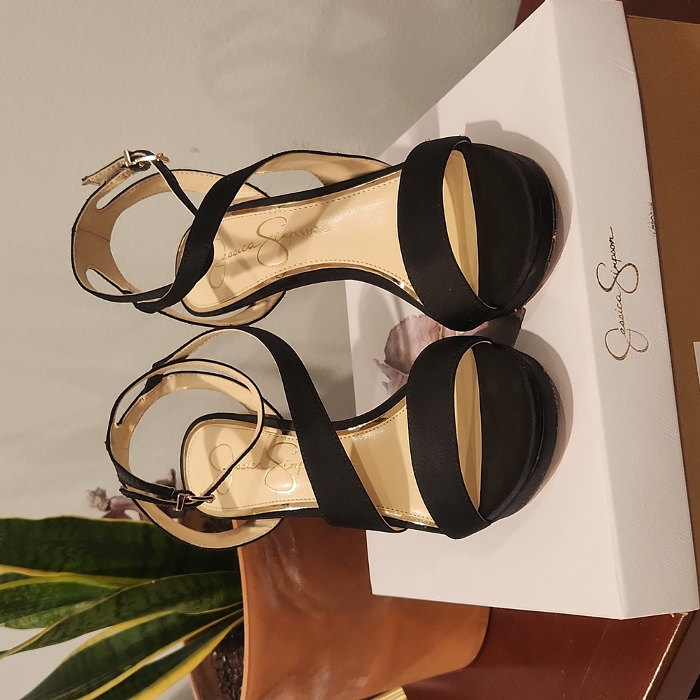 Jessica Simpson Satin Heels🖤